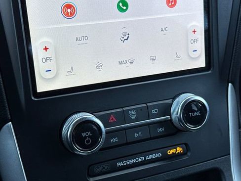 Used 2024 Ford Edge SEL image 31