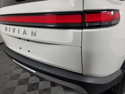 Used 2024 Rivian R1S Adventure AWD/4WD image 35