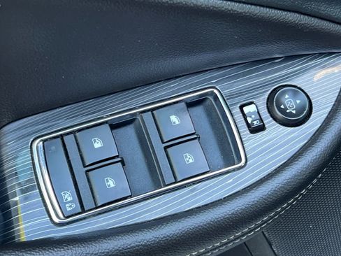 Used 2018 Chevrolet Impala Premier FWD image 13
