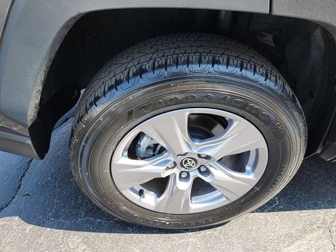 Certified 2025 Toyota RAV4 XLE AWD/4WD image 28