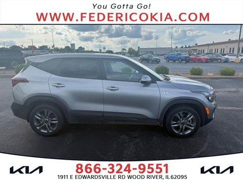 Used 2022 Kia Seltos LX AWD/4WD image 1
