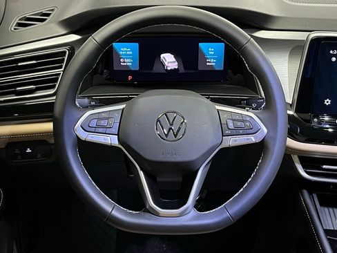 New 2026 Volkswagen Atlas Cross Sport SE image 9