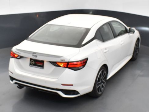 New 2025 Nissan Sentra SR image 43