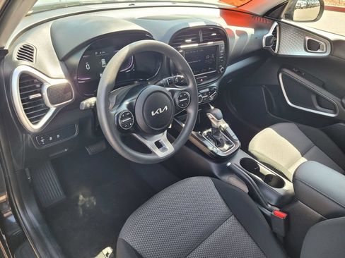 Used 2025 Kia Soul S FWD image 7