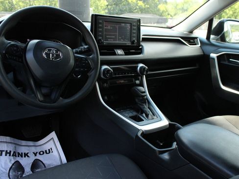 Used 2022 Toyota RAV4 XLE AWD/4WD image 22