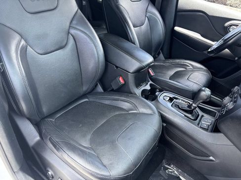 Used 2020 Jeep Cherokee Limited FWD image 11