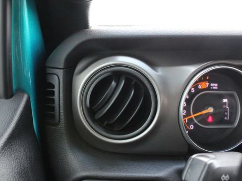 Used 2019 Jeep Wrangler Unlimited Sport S AWD/4WD image 7