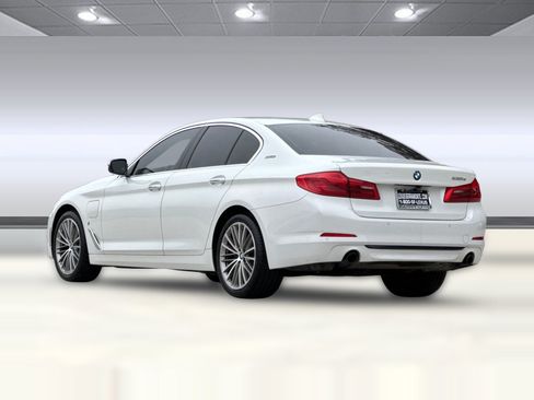 Used 2018 BMW 530e RWD image 3
