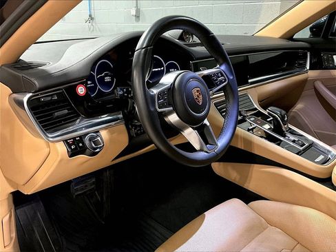 Certified 2019 Porsche Panamera 4 image 4