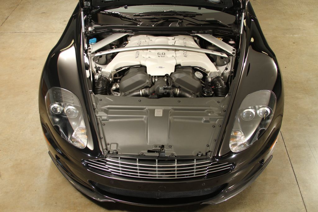 Used 2009 Aston Martin DBS Coupe RWD image 3