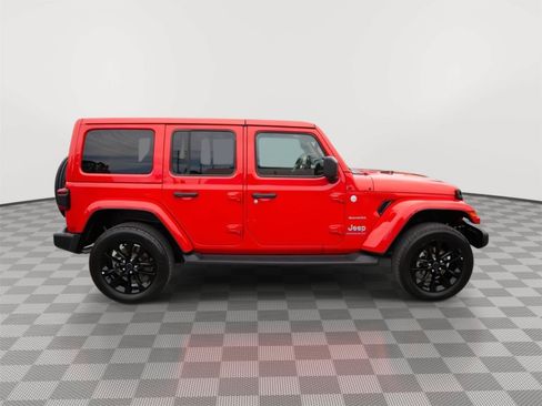 Used 2024 Jeep Wrangler Unlimited Sahara w/ Technology Group AWD/4WD image 4