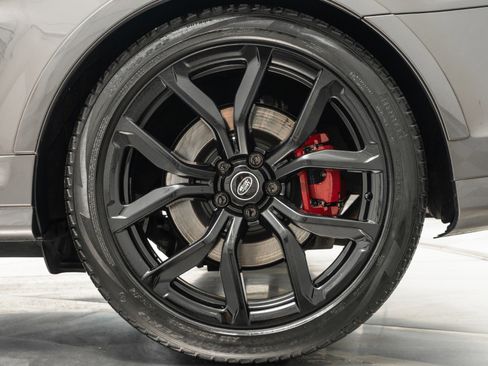 Used 2020 Land Rover Range Rover Sport SVR image 11