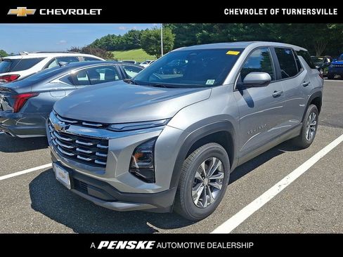 Used 2026 Chevrolet Equinox LT FWD image 1