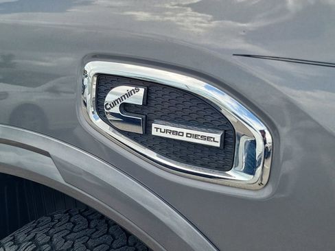 Used 2019 Nissan Titan PRO-4X w/ Pro-4x Convenience Package AWD/4WD image 16