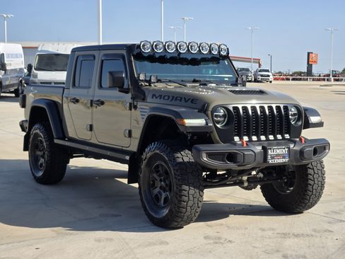 Used 2020 Jeep Gladiator Mojave AWD/4WD image 4