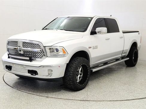 Used 2015 RAM 1500 Laramie w/ Convenience Group AWD/4WD image 3