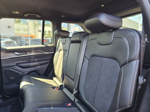 New 2026 Jeep Grand Cherokee Altitude AWD/4WD image 23