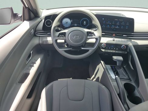 Certified 2024 Hyundai Elantra SEL FWD image 12