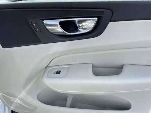 Used 2018 Volvo XC60 T5 Inscription w/ Convenience Package AWD/4WD image 9