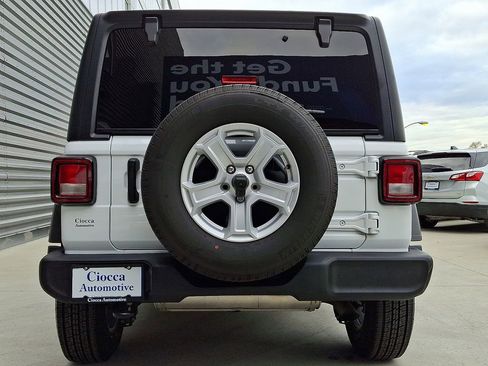 Used 2021 Jeep Wrangler Unlimited Sport image 8