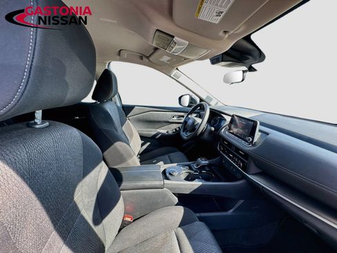 Used 2025 Nissan Rogue SV AWD/4WD image 36