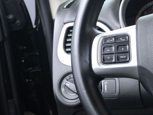 Used 2020 Dodge Journey SE w/ SE Popular Equipment Group FWD image 30