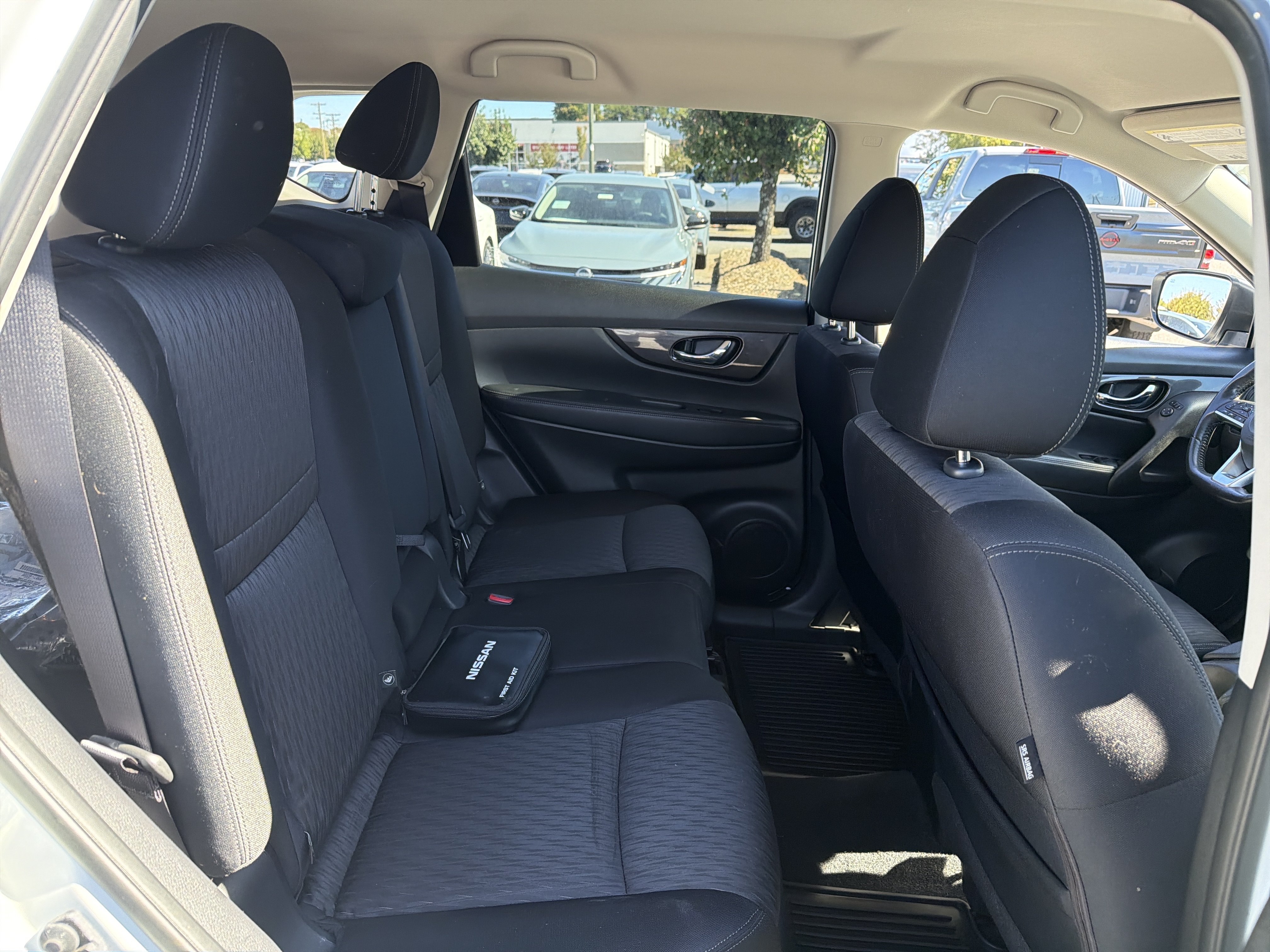 Used 2019 Nissan Rogue SV w/ Premium Package AWD/4WD image 15