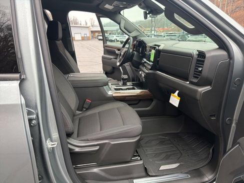 New 2026 GMC Sierra 1500 Elevation image 13