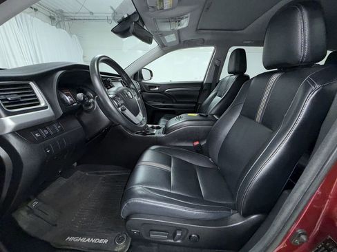 Used 2018 Toyota Highlander SE AWD/4WD image 12