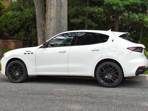 Used 2023 Maserati Levante Modena AWD/4WD image 6