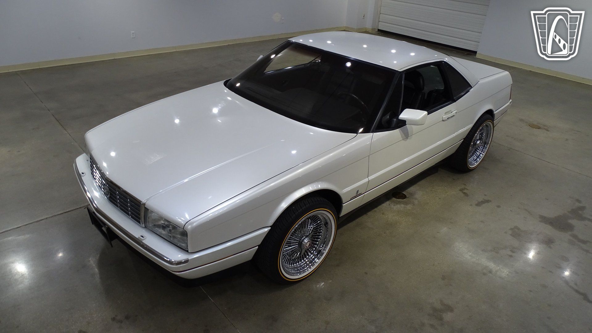 Used 1991 Cadillac Allante FWD image 2