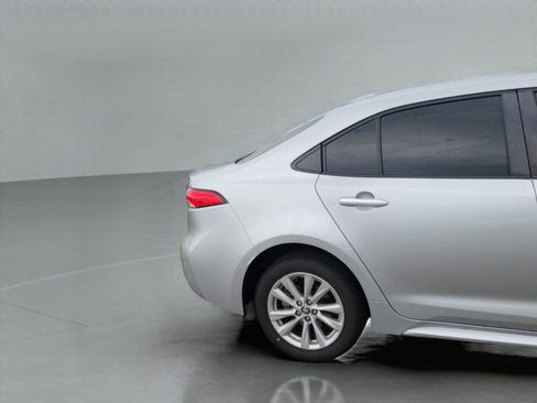 Used 2023 Toyota Corolla LE w/ LE Convenience Package FWD image 13