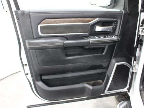 Used 2019 RAM 2500 Laramie AWD/4WD image 6