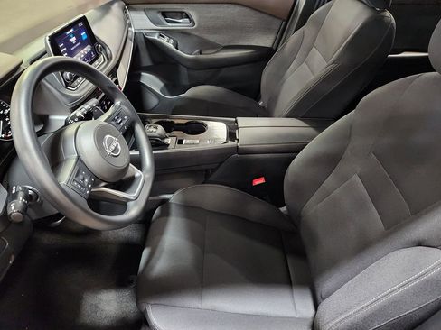 Used 2023 Nissan Rogue S image 29