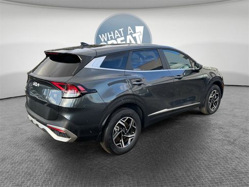 Used 2023 Kia Sportage LX image 3