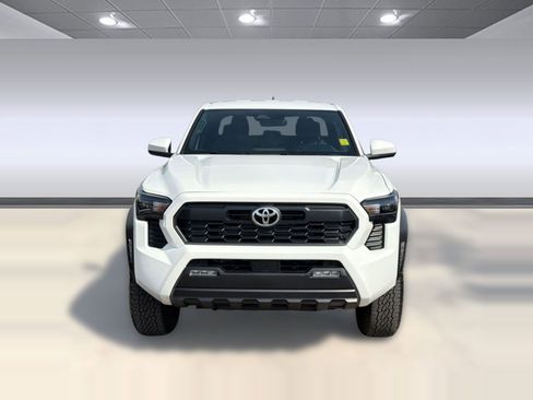Used 2025 Toyota Tacoma TRD Off-Road AWD/4WD image 6