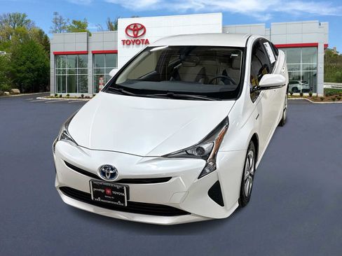 Certified 2016 Toyota Prius Four image 1