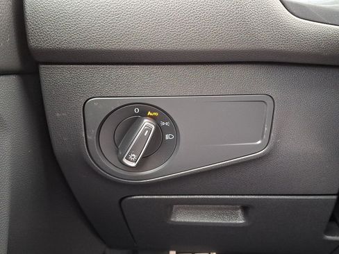 Used 2022 Volkswagen Tiguan SE R-Line image 23