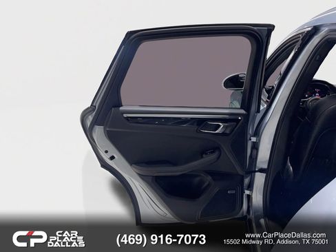 Used 2016 Porsche Macan S image 28