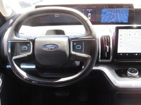 Used 2025 Ford Expedition Max Platinum AWD/4WD image 20