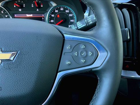 Used 2023 Chevrolet Traverse LT image 24