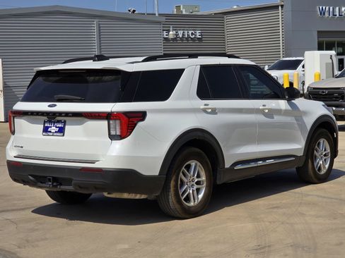 Used 2025 Ford Explorer Active RWD image 4
