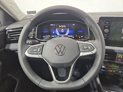 New 2026 Volkswagen Jetta SE FWD image 14