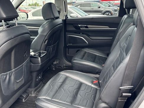 Used 2022 Kia Telluride SX w/ SX Prestige Package AWD/4WD image 24