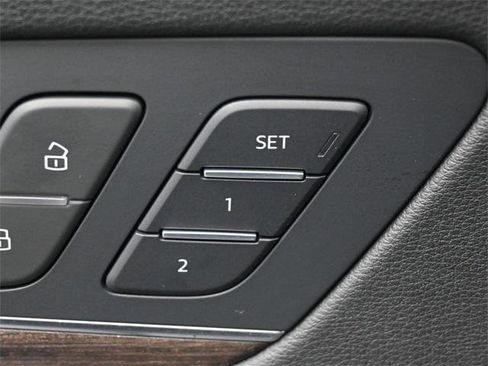 Used 2024 Audi Q5 e Premium Plus w/ Premium Plus Package image 15