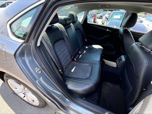 Used 2013 Volkswagen Passat TDI SEL Premium FWD image 23