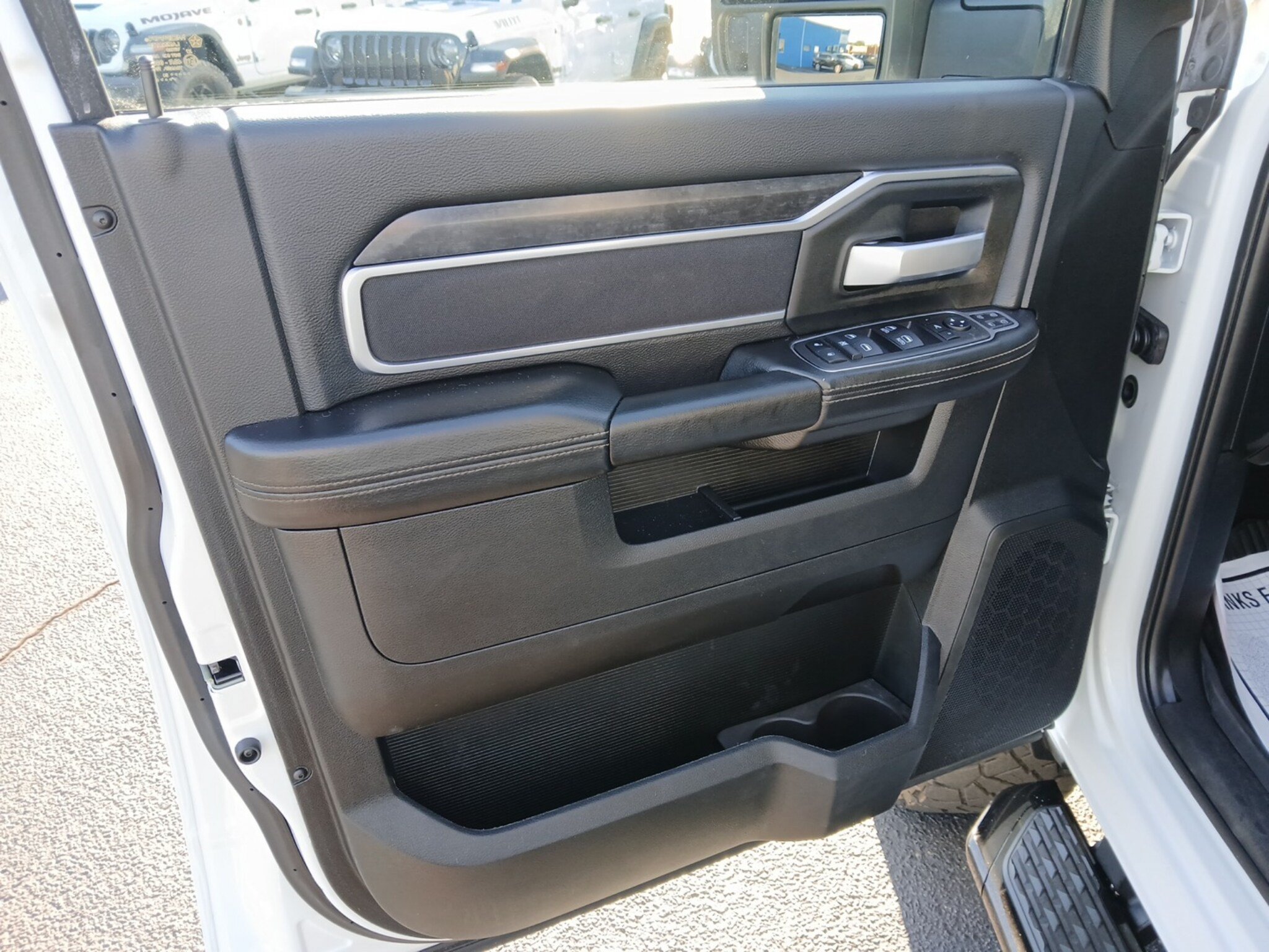 Certified 2024 RAM 2500 Big Horn w/ Night Edition AWD/4WD image 23