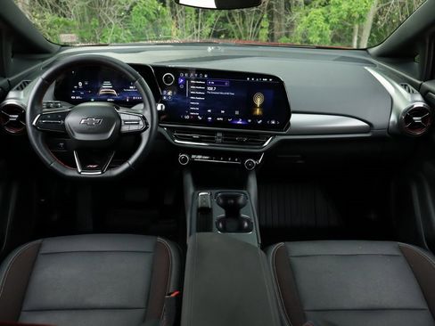 Used 2024 Chevrolet Equinox EV RS image 24