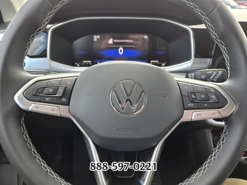 Certified 2025 Volkswagen Taos SE image 26