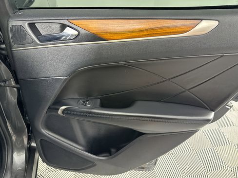 Used 2018 Lincoln MKC Select w/ Select Plus Package image 27